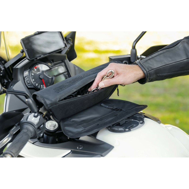 ΤΣΑΝΤΑ MOTO HANDLEBAR T-VOYAGER ΑΔΙΑΒΡΟΧΟ 2,0L 340x170x80mm - Lampa - 9156.9-LM ΤΣΑΝΤΑ MOTO HANDLEBAR T-VOYAGER ΑΔΙΑΒΡΟΧΟ 2,0L 340x170x80mm - Lampa - 9156.9-LM