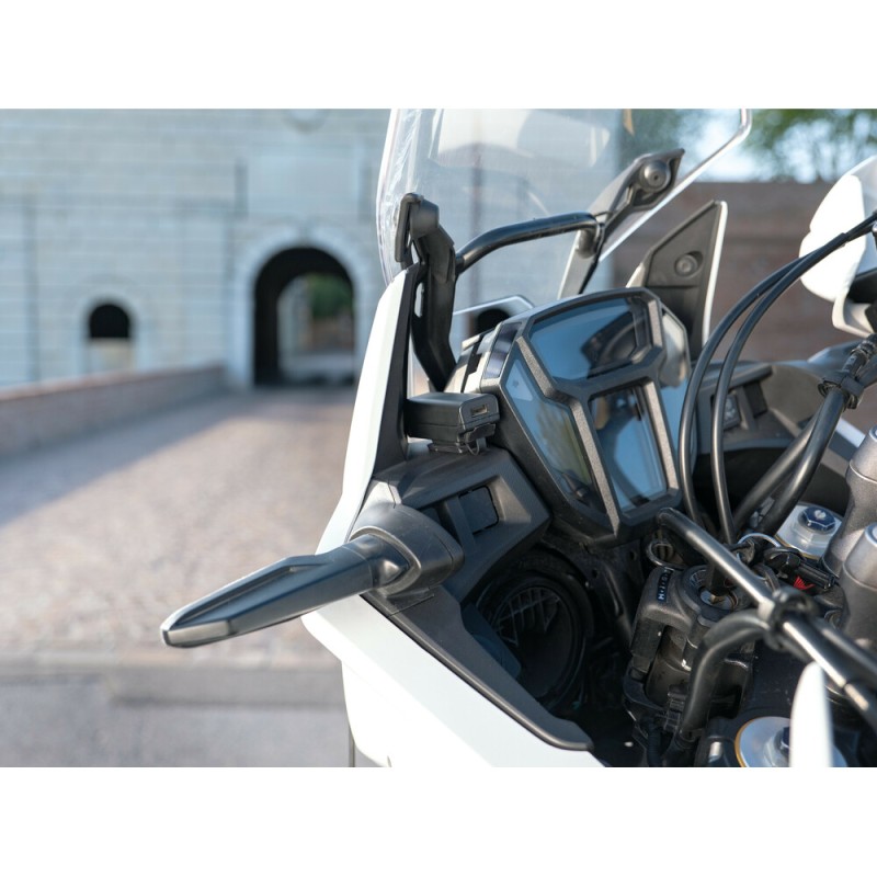 Αδιάβροχος Φορτιστής Κινητού Trek X 12/24V 48W της σειράς Optiline με 2 θύρες USB Type A και USB Type C, Καλώδιο 180 cm, Βύσμα SAE και Ακροδέκτες, Ασφάλεια, Αδιαβροχοποίηση IPX6, συμβατό με Βάσεις Στήριξης, Θήκες ή Αντάπτορες Κινητού Optiline - Optiline - Αδιάβροχος Φορτιστής Κινητού Trek X 12/24V 48W της σειράς Optiline με 2 θύρες USB Type A και USB Type C, Καλώδιο 180 cm, Βύσμα SAE και Ακροδέκτες, Ασφάλεια, Αδιαβροχοποίηση IPX6, συμβατό με Βάσεις Στήριξης, Θήκες ή Αντάπτορες Κινητού Optiline - Optiline -