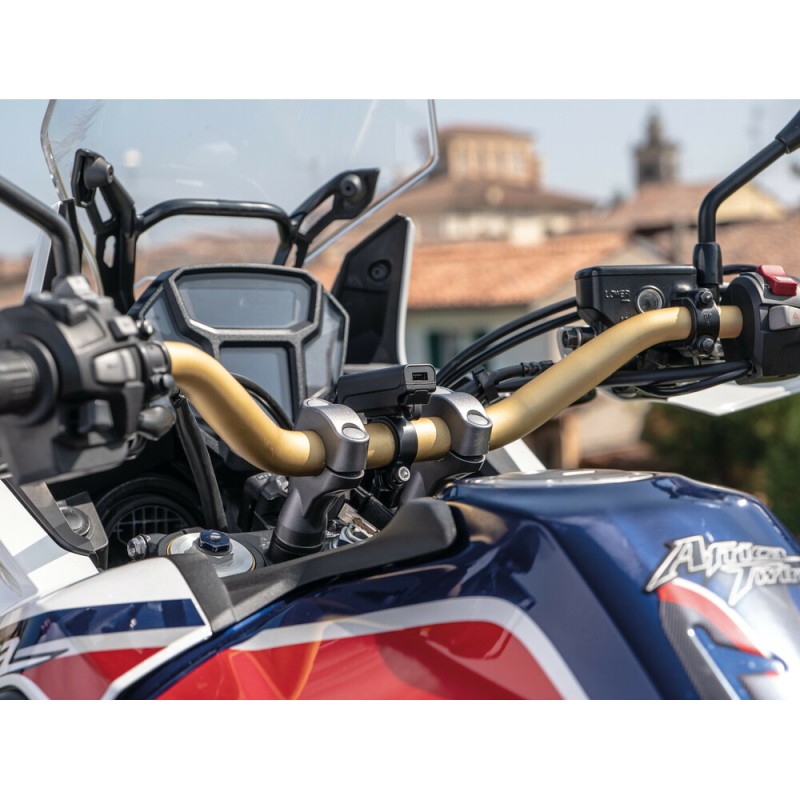 Αδιάβροχος Φορτιστής Κινητού Trek X 12/24V 48W της σειράς Optiline με 2 θύρες USB Type A και USB Type C, Καλώδιο 180 cm, Βύσμα SAE και Ακροδέκτες, Ασφάλεια, Αδιαβροχοποίηση IPX6, συμβατό με Βάσεις Στήριξης, Θήκες ή Αντάπτορες Κινητού Optiline - Optiline - Αδιάβροχος Φορτιστής Κινητού Trek X 12/24V 48W της σειράς Optiline με 2 θύρες USB Type A και USB Type C, Καλώδιο 180 cm, Βύσμα SAE και Ακροδέκτες, Ασφάλεια, Αδιαβροχοποίηση IPX6, συμβατό με Βάσεις Στήριξης, Θήκες ή Αντάπτορες Κινητού Optiline - Optiline -