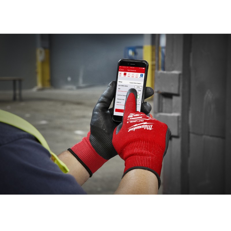 NITRILE GLOVES WITH M/8 LEVEL 3 CUT RESISTANCE MILWAUKEE 4932471420